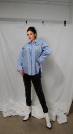 Large poplin rhinestone effect shirt - Image 3