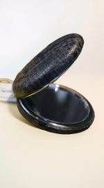 Luxury Touch Compact Mirror – Leather Texture - Image 9